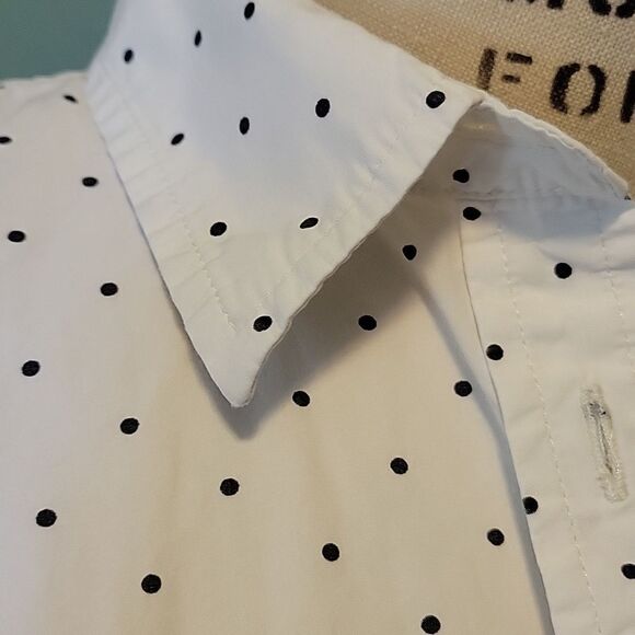 Banana republic women’s long sleeved button down size XS - Picture 3 of 4